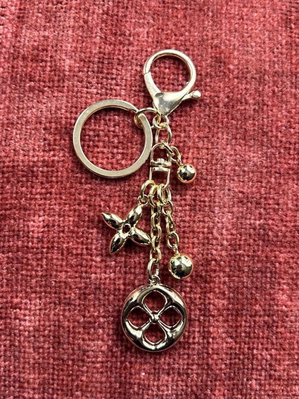New GOLD CLOVER Bag Charm Gold Tone ☸